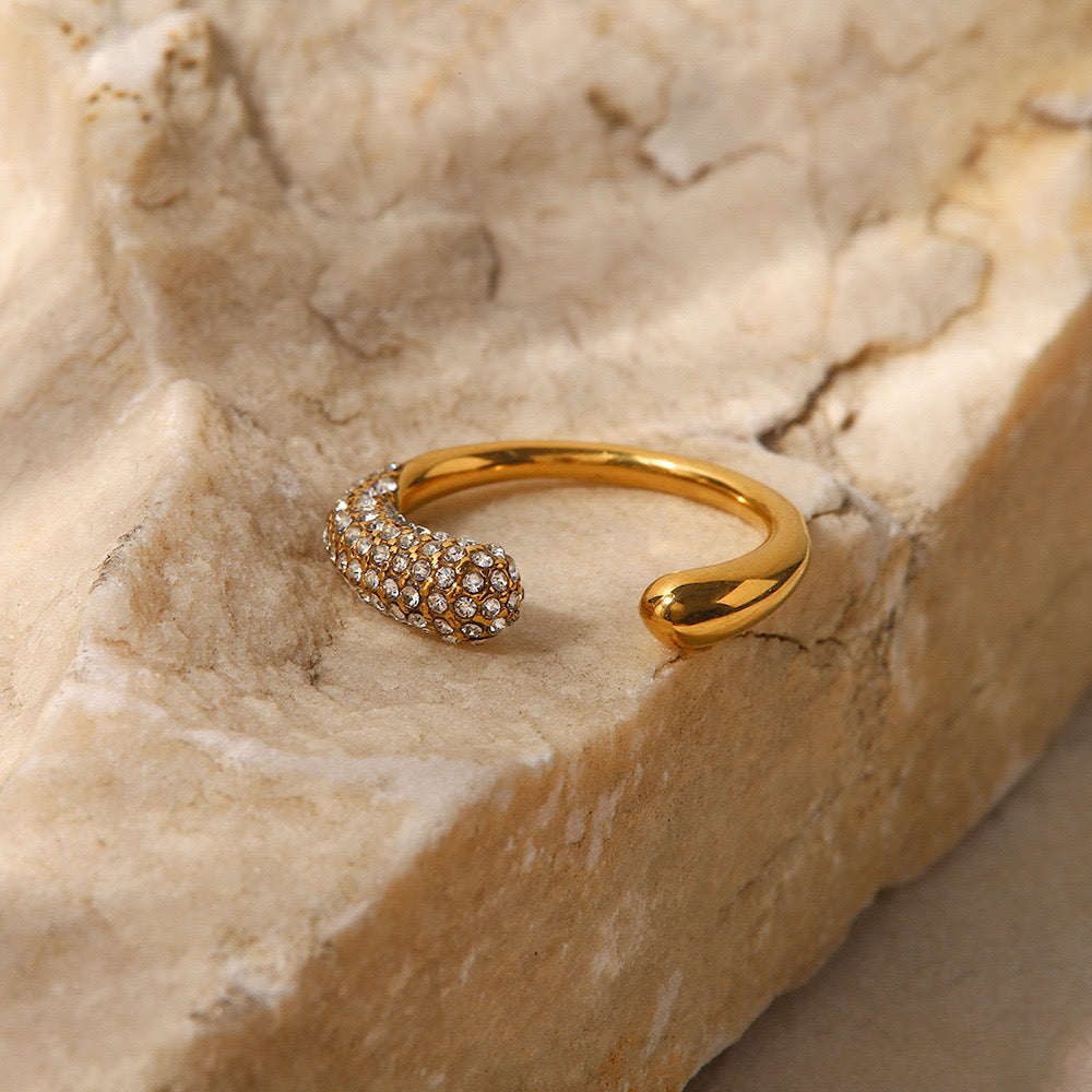 Elle Ring