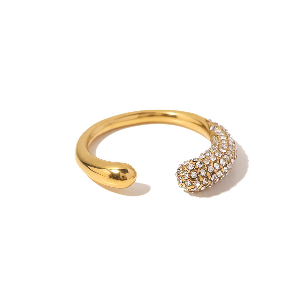 Elle Ring