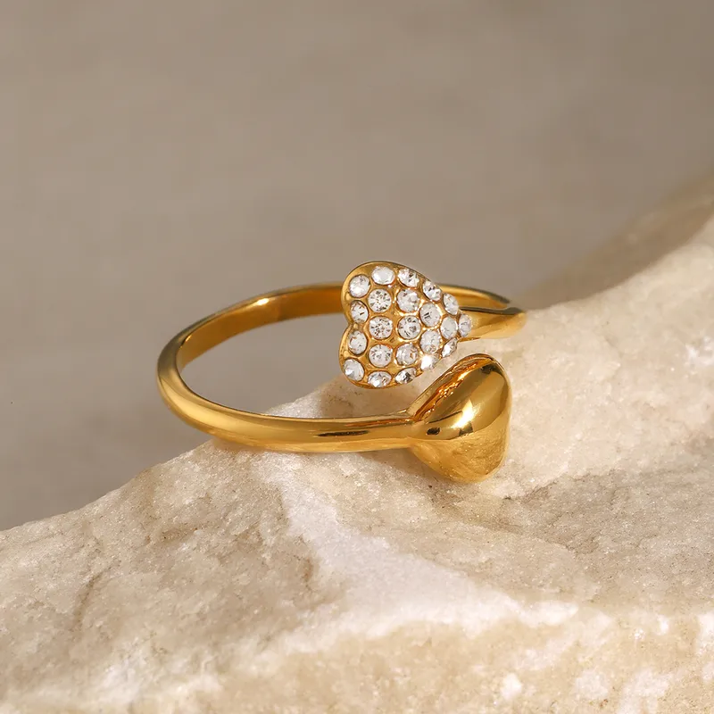 Isla Heart Ring