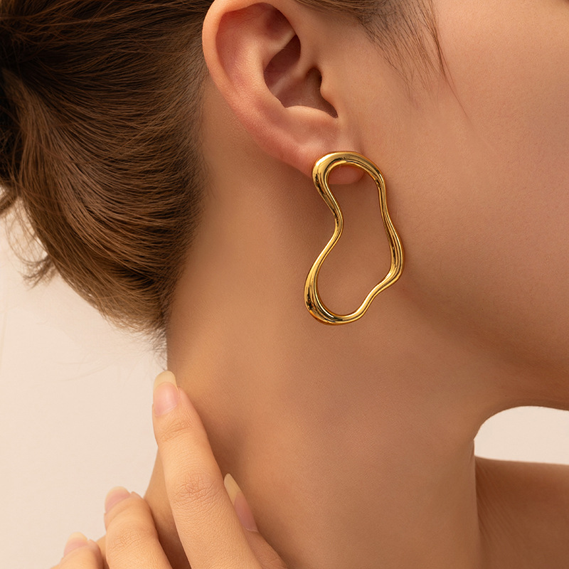 Golden Curve Earrings