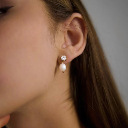Elsa Pearl Earrings