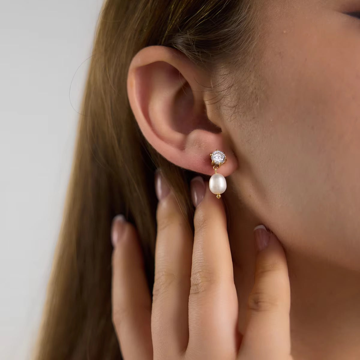 Elsa Pearl Earrings